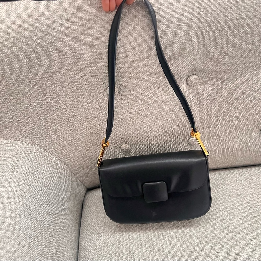 Charles & Keith black KOA push lock - Picture 6 of 7